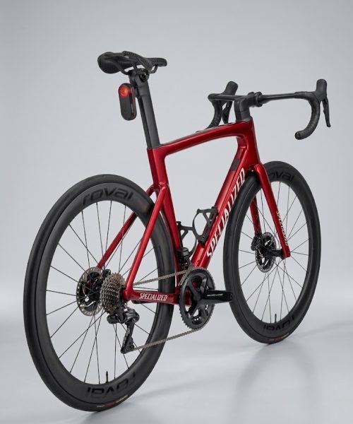 Rød Specialized landevejs cykel med 3D-printet Garmin Varia saddelpindsholder